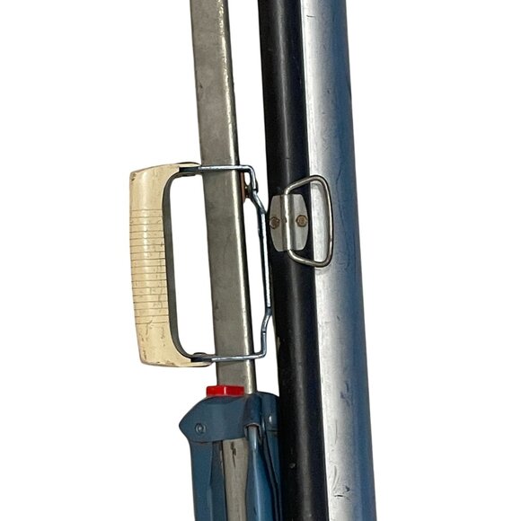 Gray Projection Screen - Picture 10 of 11